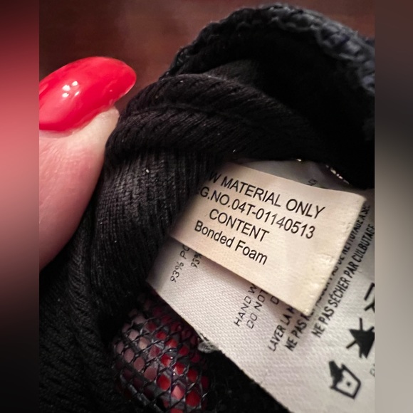 Taylor Made Golf Trucker Hat preowned - Picture 3 of 4